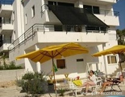 Apartamentos Villa Goja, alojamiento privado en Trogir, Croacia